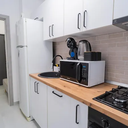 Elegant Fresh Renovated Апартаменты