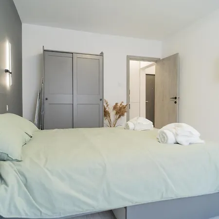 Apartment Elegant Fresh Renovated Bucharest
