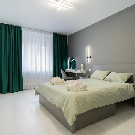 Elegant Fresh Renovated Apartment