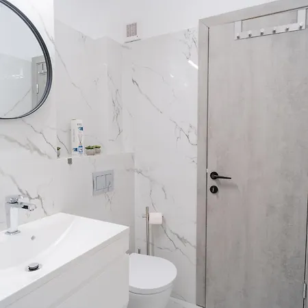 Elegant Fresh Renovated Апартаменты *