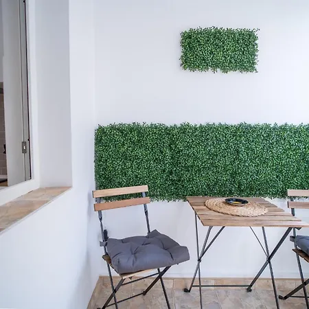 Апартаменты Elegant Fresh Renovated Бухарест