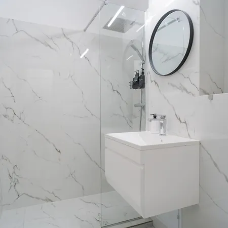 Elegant Fresh Renovated Apartamento Bucarest