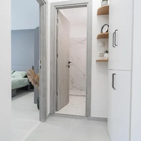 Elegant Fresh Renovated Apartmán *