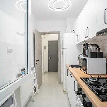 Elegant Fresh Renovated Apartmán *
